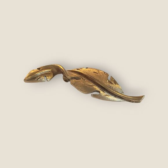 Vintage JJ Signed Gold Tone Leaf Brooch Twisted Pin Estate - Picture 4 of 8